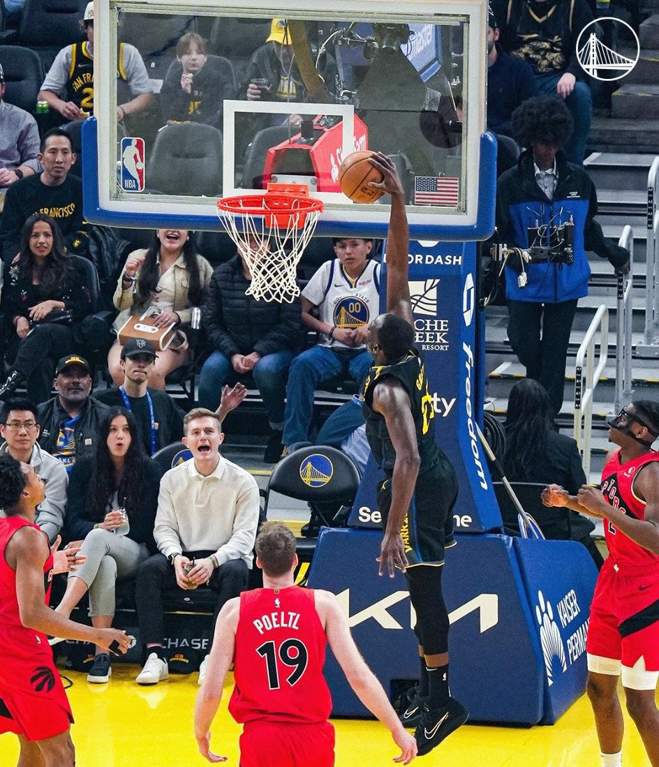 关于惊险一幕!赛场上两队激情碰撞,决胜关键时刻的信息 关于惊险一幕!赛场上两队激情碰撞,决胜关键时刻的信息