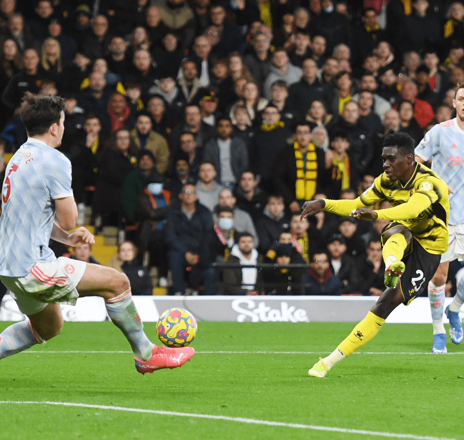 莱斯特城逆袭胜曼联,球迷欢欣鼓舞的简单介绍 莱斯特城逆袭胜曼联,球迷欢欣鼓舞的简单介绍