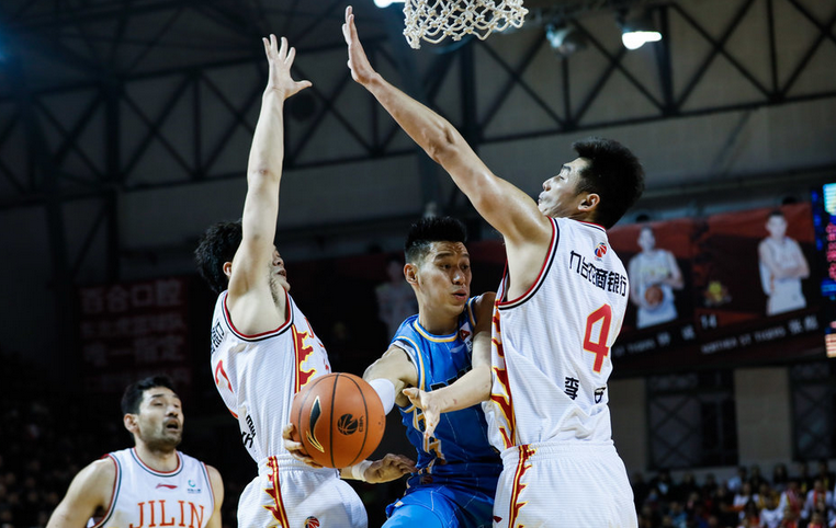 控卫组织进攻出彩，带领球队操控全局的简单介绍