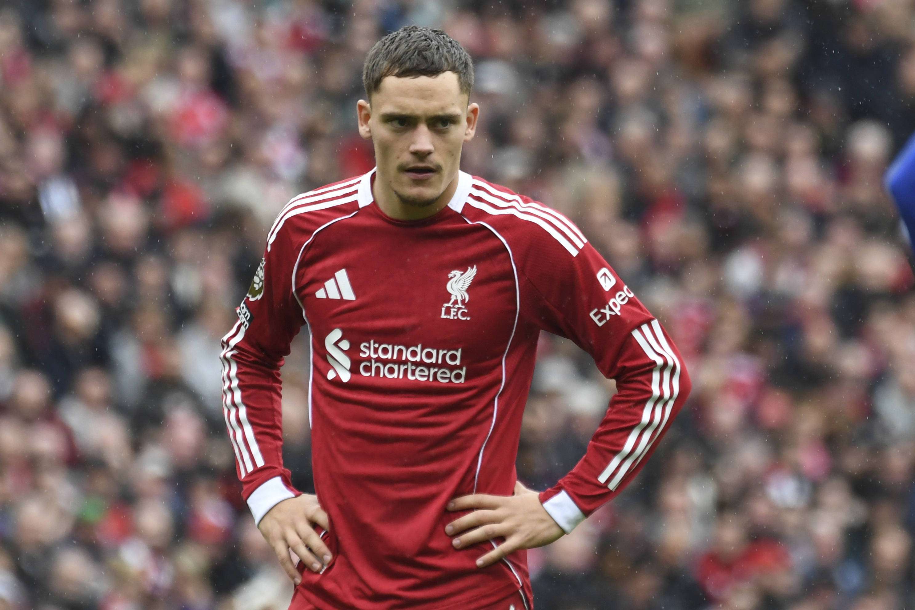 包含埃弗顿联队客场击败布莱克本流浪者，取得关键胜利的词条