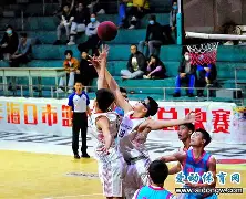 海南男篮豪取胜利，展示决心(海南篮球球星)